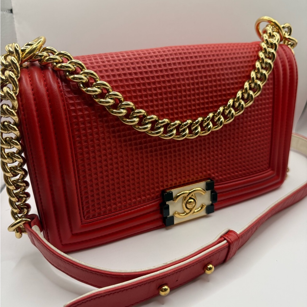 Chanel Bag - Picture 1 of 15